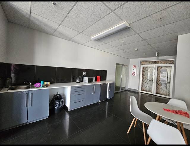 7,739M² WAREHOUSE TO LET IN ELANDSFONTEIN